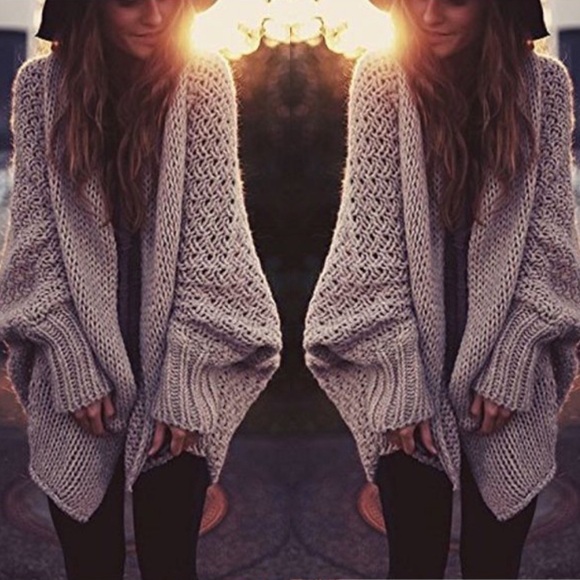 ✦NWT Oversized Loose Batwing Sleeve Taupe✦ - Picture 2 of 6